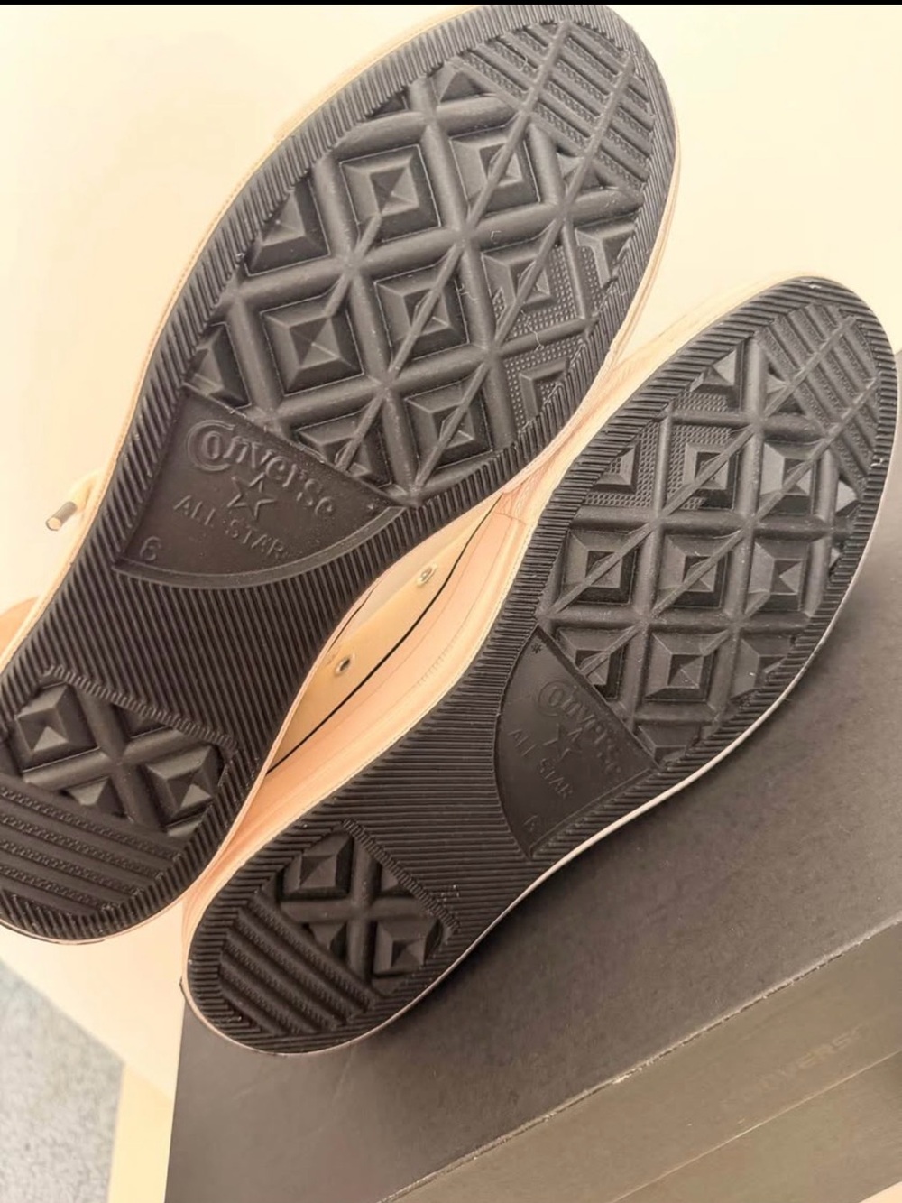 Converse x Dover Street Market (DSM) Collab RARE
Men’s Size 6 / Women’s Size 8 - Picture 4 of 6